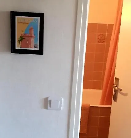 Libre jusqu'au 19 octobre 50m des cures accès direct ascenseur wifi balcon tarif remisé Apartamento