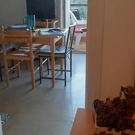 Daire Dernieres Disponibilites Joli Studio Gaelle 50M Des Cures Jolie Vue Degagee Balcon Wifi *