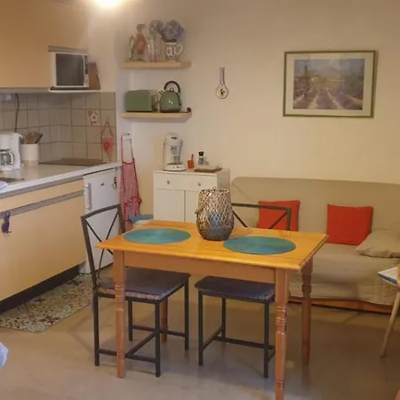 Daire Dernieres Disponibilites Joli Studio Gaelle 50M Des Cures Jolie Vue Degagee Balcon Wifi