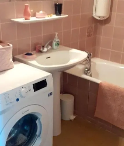 Studio Gaelle Suite A Desistement Libre Jusqu'Au 5 Avril 50M Des Cures Tres Jolie Vue Wifi Διαμέρισμα