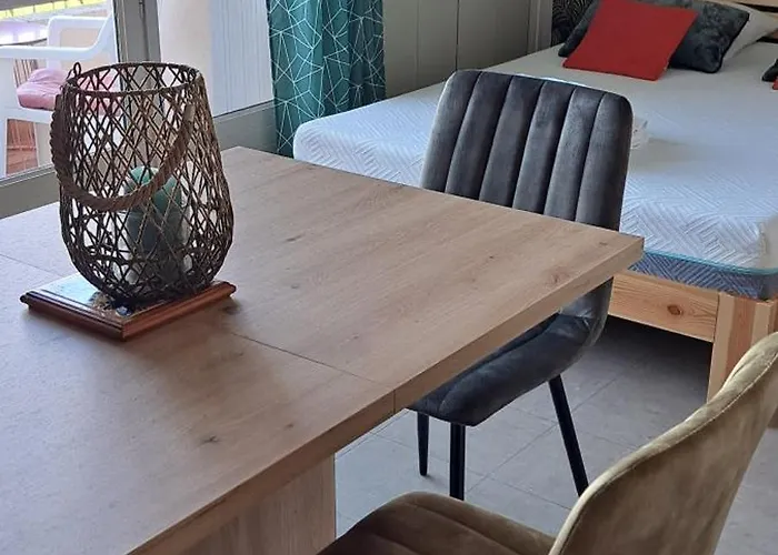 Studio Gaelle Suite A Desistement Libre Jusqu'Au 5 Avril 50M Des Cures Tres Jolie Vue Wifi
